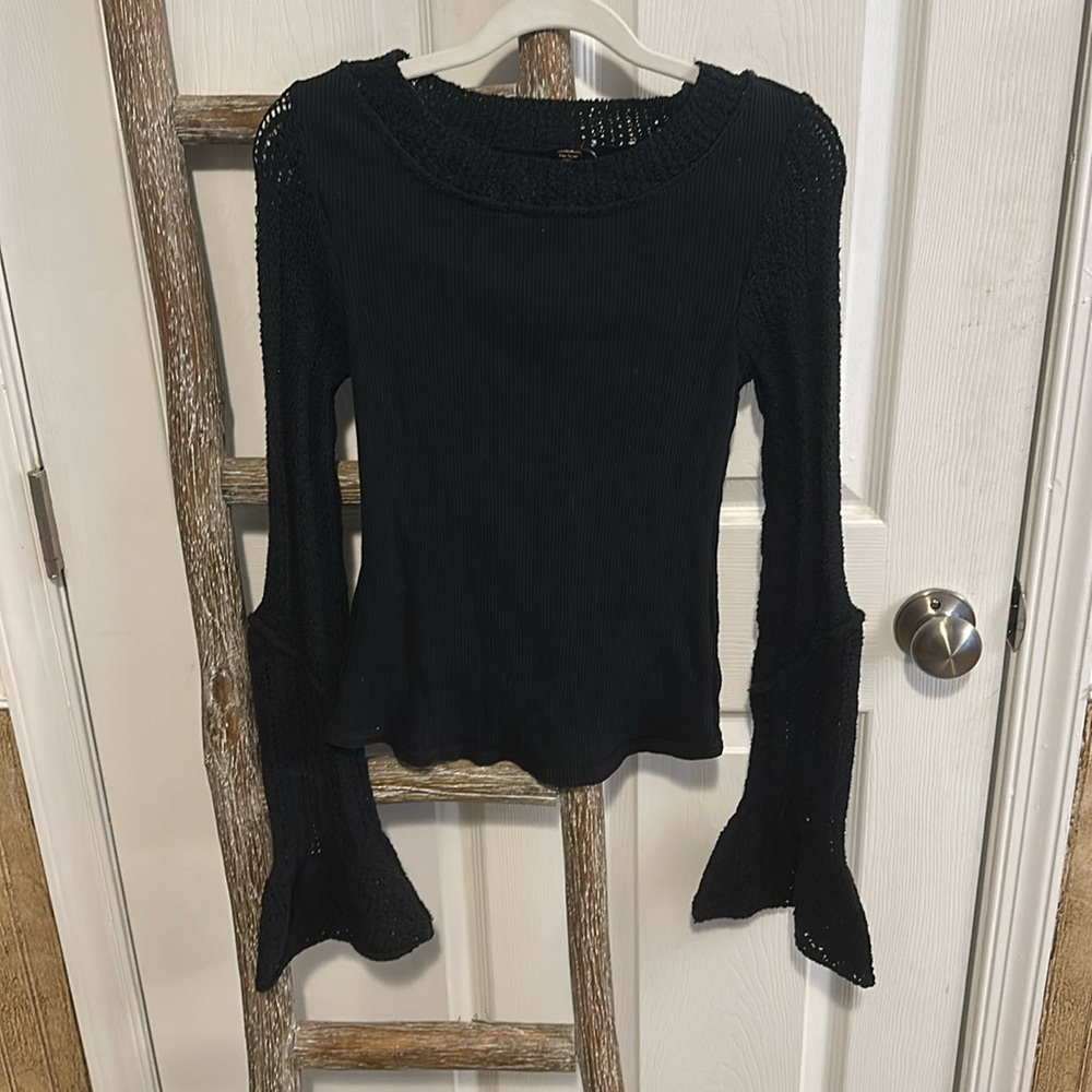 NWT Free People Cuffing Season black crochet sleeve top, size Medium - Picture 3 of 7